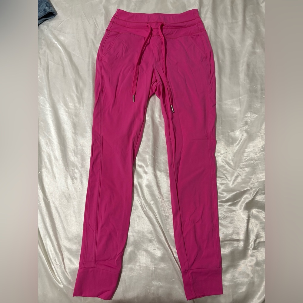 Halara hot pink joggers